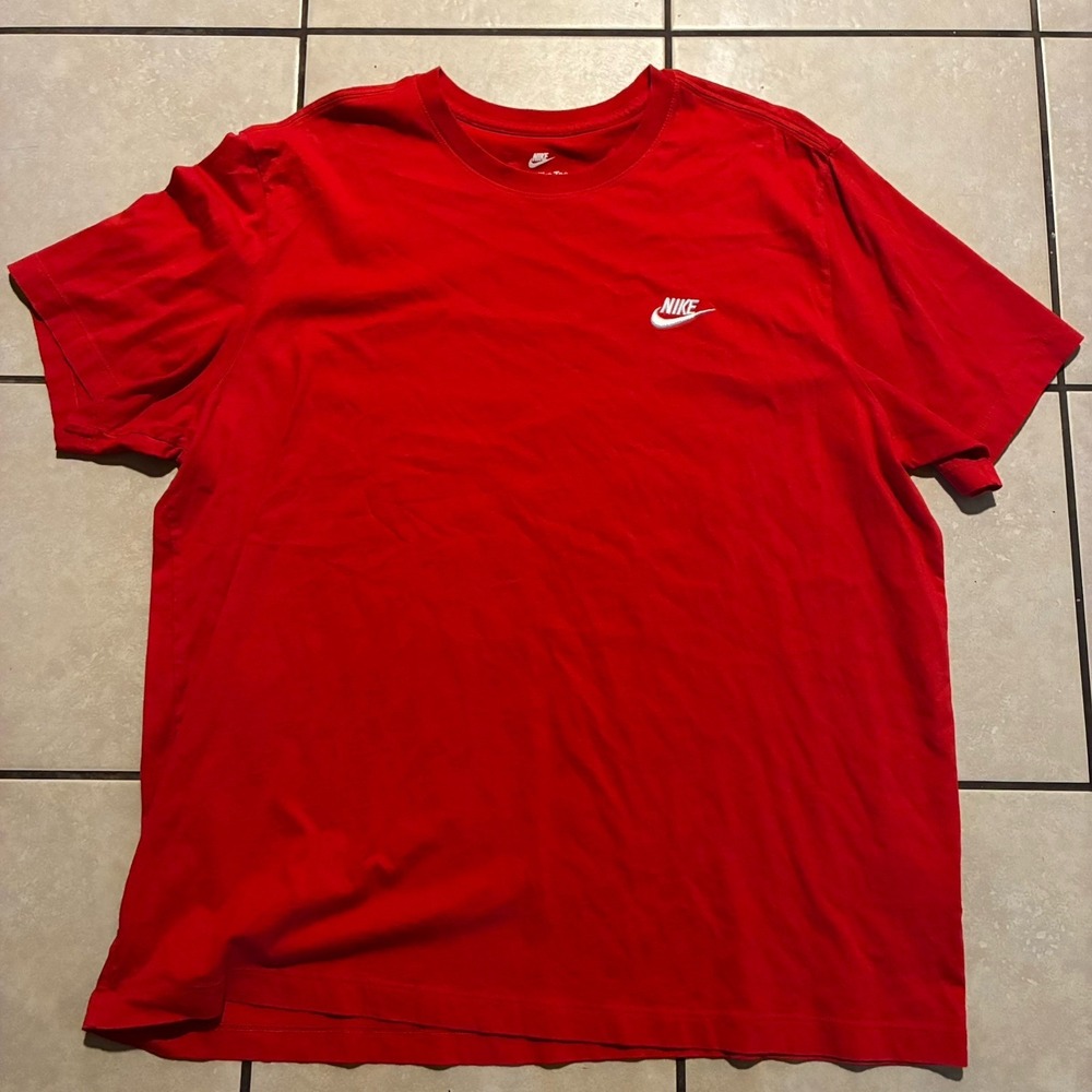 Nike Men's 2XL Red Short Sleeve T-Shirt